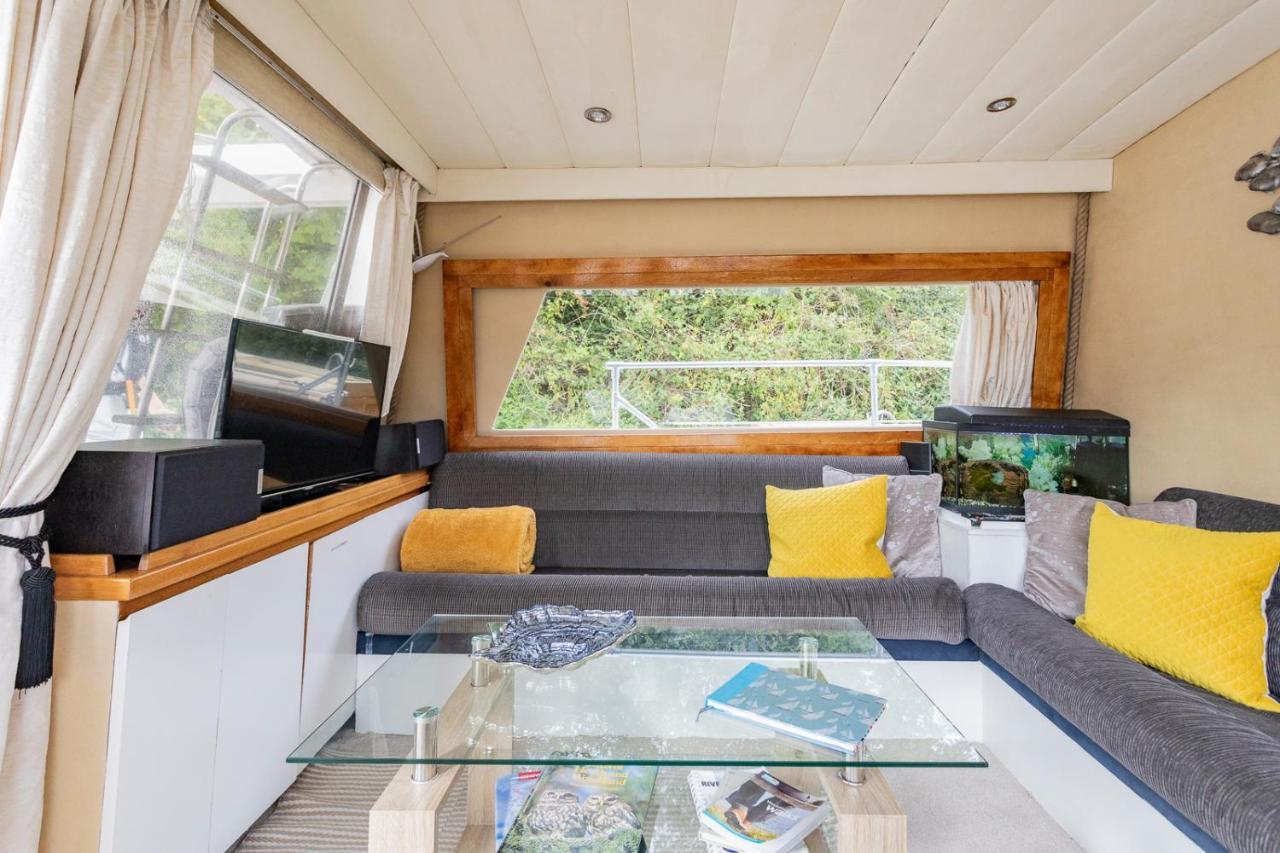 Eucala Motor Yacht Hotel East Molesey Exterior foto